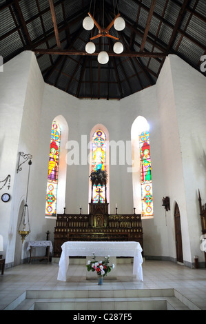 Innere der Kirche Notre Dame de L'Assomption, La Digue Island, Seychellen Stockfoto