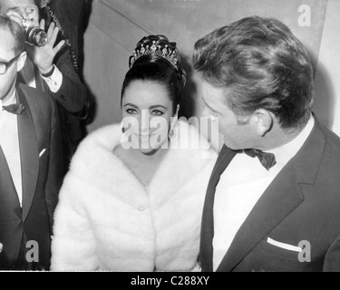 Schauspielern Elizabeth Taylor und Richard Burton bei premiere Stockfoto