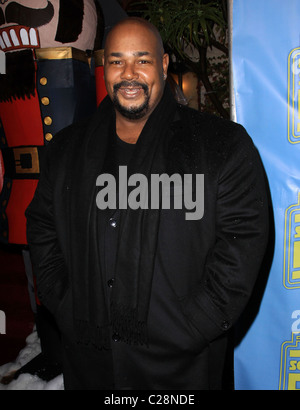 Kevin Michael Richardson "Family Guy: etwas, etwas, etwas dunkle Seite" Blu-Ray Disc und DVD-Veröffentlichung in einem privaten Stockfoto