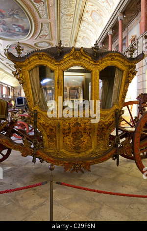 Berlin von Königin Maria ich (18. Jh. - Ende)-das Nationale Kutschenmuseum / Museu Nacional Dos Coches, Lissabon, Portugal. Stockfoto