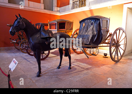 Brillen-Chaise (18. Jh. - Ende)-das Nationale Kutschenmuseum in Lissabon (Museu Nacional Dos Coches), Lissabon, Portugal. Stockfoto