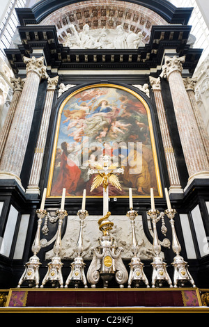 Mariä Himmelfahrt von Rubens über dem Hochaltar, Onze-Lieve-Vrouwekathedraal (Kathedrale unserer lieben Frau), Antwerpen, Belgien Stockfoto