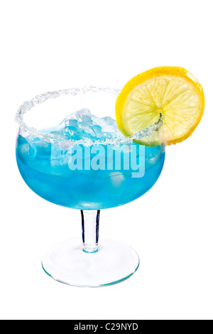 Cocktails auf weiß: Blue Margarita. Stockfoto