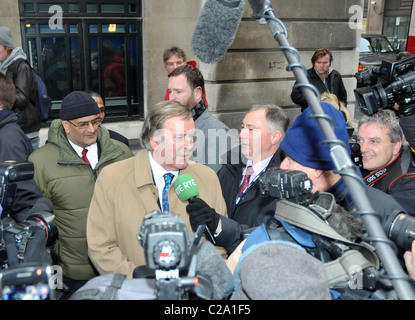 Terry Wogan BBC Radio2 verlassen, nachdem seine letzte je Frühstück zeigen, London, England - 18.12.09 Stockfoto