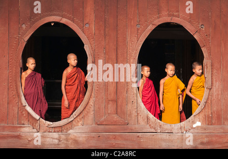 Shwe Yaughwe hölzernen Kloster. Nyaungshwe. In der Nähe von Inle-See. Stockfoto