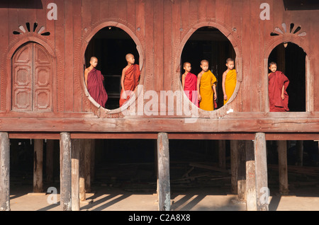 Shwe Yaughwe hölzernen Kloster. Nyaungshwe. In der Nähe von Inle-See. Stockfoto