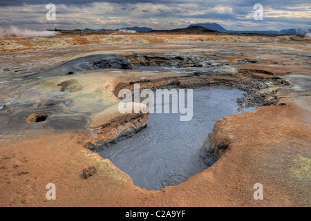 Kochender Schlamm Topf in geothermischen Feld Leirhnjukur im Krafla vulkanisches System, Island Stockfoto