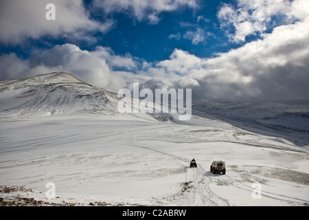 Ein Jeep und ein ATV off-Road im zentralen Hochland von Island. Stockfoto