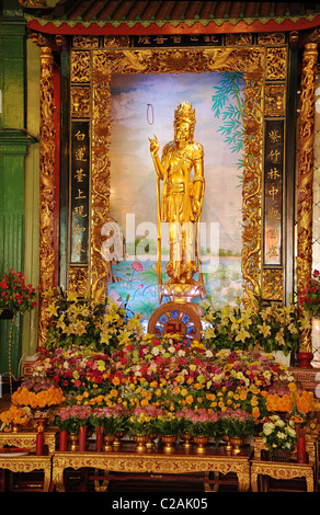 Goldene Figur, Chao Mae Kuan Im Schrein, Bangkok Stockfoto