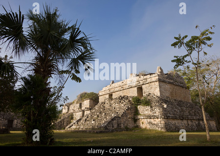 Die "Twin-Pyamids" im Maya Ruinen von Ek Balam in der Yucatan Halbinsel, Mexiko. Stockfoto