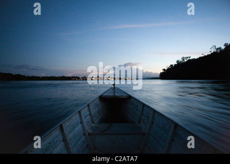 Südamerika, Amazonas, Boot flussabwärts, persönliche Perspektive Reisen Stockfoto