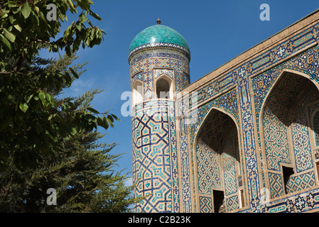 Usbekistan, Samarkand, Tilya-Kori Madrasah in der Registan Stockfoto