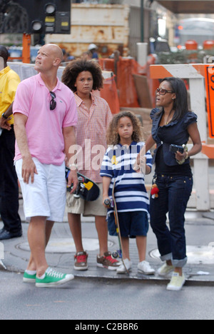 Robin Givens unterwegs mit ihrer Familie, einschließlich Söhne Michael und William New York City, USA - 26.08.07 Stockfoto