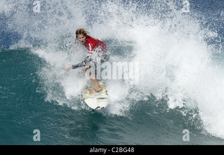 MATTHEW BROMLEY SOUTH AFRICAN PRO SURFER südafrikanischen PRO SURFER BALLITO NATAL SOUTH AFRICA 8. Juli 2010 Stockfoto