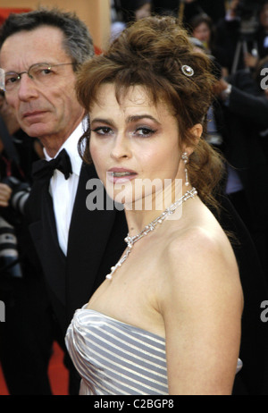 BONHAM CARTER GEBIERT TO A GIRL britische Schauspielerin HELENA BONHAM CARTER und Regisseur TIM BURTON haben begrüßt Stockfoto