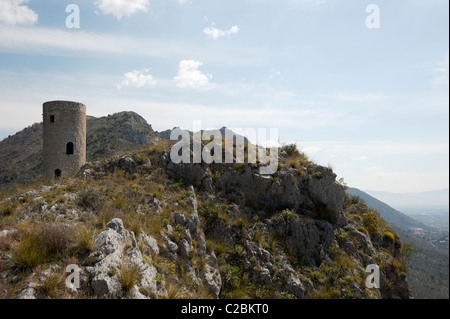 St. Thomas von Aquin (Tommaso d ' Aquino) restaurierten Turm, Ruinen Teil der Stammburg in Roccasecca. Stockfoto