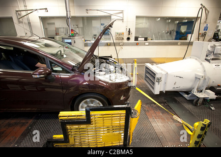 Ford Dagenham Ford Fiesta CO2-Emissionen testen. Foto: Jeff Gilbert Stockfoto