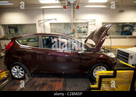 Ford Dagenham Ford Fiesta CO2-Emissionen testen. Foto: Jeff Gilbert Stockfoto