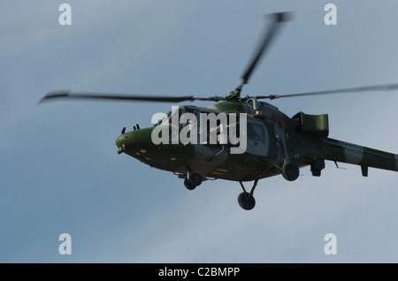 Mitglieder aus den 1. Bataillon Welsh Guards auf ihrer Tour der Aufgabe in Irak Linz Hubschrauber Stockfoto