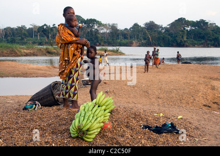 Pygmäen, Betou, Ubangi Fluß, Republik Kongo Stockfoto