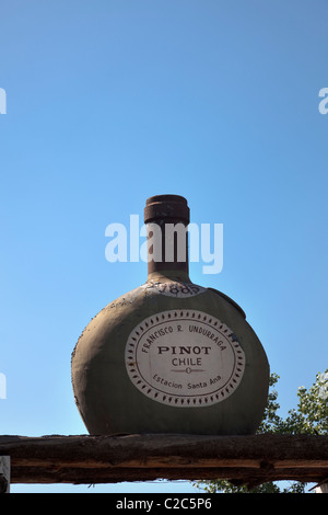 Eintritt in die Undurraga Weinberg, Maipo Valley, Chile, Südamerika. Stockfoto