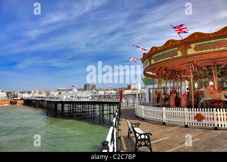 Sommer Spinnen Kirmes Karussell viktorianischen Palace Pier Brighton City, Brighton & Hove, Sussex, England, UK Stockfoto