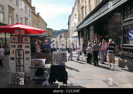 Stadtzentrum von Bath an einem Samstagnachmittag, Somerset, England, Großbritannien Stockfoto