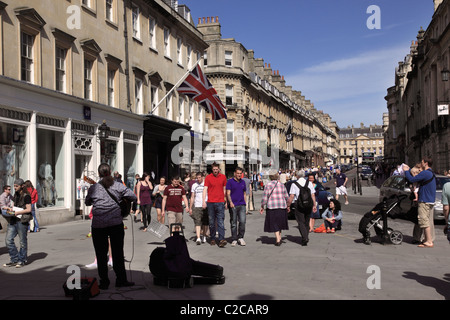 Stadtzentrum von Bath an einem Samstagnachmittag. Somerset, England, Großbritannien Stockfoto