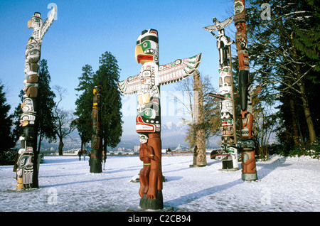 Thunderbird House Post Totem Pole, Stanley Park, Vancouver, British Columbia, Kanada, Nordamerika Stockfoto