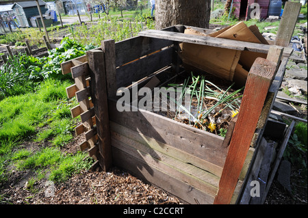 Kompost auf eine Zuteilung. Stockfoto