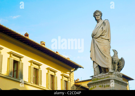 Kirche Santa Croce und Dante Alighieri Statue. Florenz. Italien Stockfoto