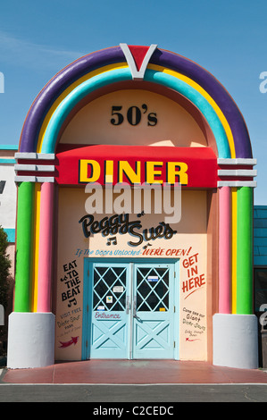 Kalifornien. Peggy Dues Roadside Diner aus den 50er Jahren in Yermo. Stockfoto