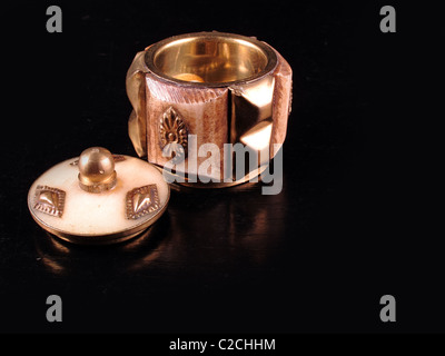 Box öffnen dekorative Antike mit Stücken aus Marmor Stockfoto