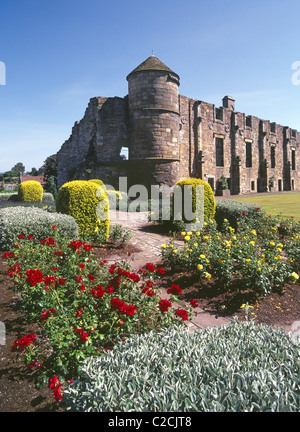 Historische Gebäude und Gärten Falkland Palace ein königlicher Palast der schottischen Könige in Falkland Fife Schottland Großbritannien Stockfoto