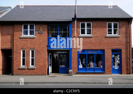 Der Heilsarmee Gemeinde Kirche und Charity Shop in Sudbury, Suffolk, England. Stockfoto