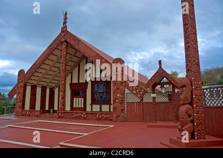 Tamatekapua, Maori meeting Haus Whare Whakairo, Ohinemutu, Rotorua, South Auckland, Nordinsel, Neuseeland Stockfoto