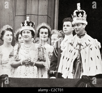 König George VI und Königin Elizabeth auf dem Balkon des Buckingham Palastes nach ihrer Krönung im Jahre 1937. Stockfoto