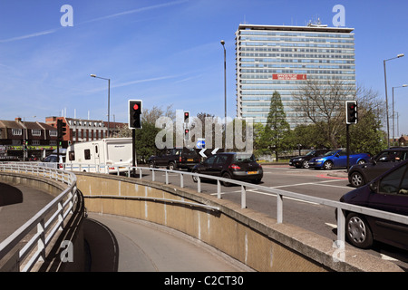 Tolworth Tower, Kreisverkehr und Fußgänger Unterführung in Surbiton, England, UK Stockfoto