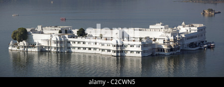 Lake Palace Hotel (früher bekannt als Jag Niwas) im Pichola-See, Udaipur, Indien Stockfoto