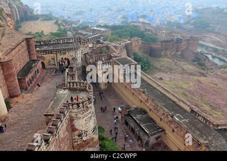 Jodhpur, auch bekannt als die blaue Stadt, gesehen vom Mehrangarh Fort, Rajasthan, Indien Stockfoto