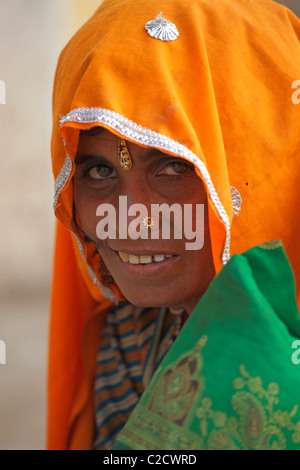 Porträt einer indischen Frau in traditioneller Kleidung, Indien Stockfoto