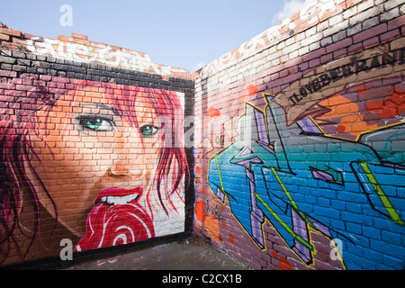 Grafitti bedeckt Wand in Gateshead, Tyneside, UK. Stockfoto