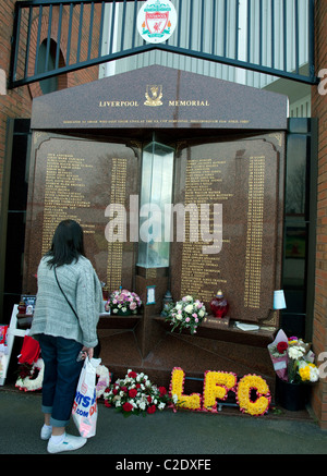 FC Liverpool Fußball-Stadion, England: Hillsborough Katastrophe Denkmal Stockfoto