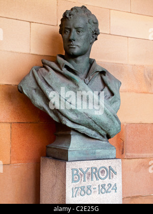 Büste von Lord Byron 1788-1824 außerhalb Nottingham Castle Nottinghamshire England UK Stockfoto