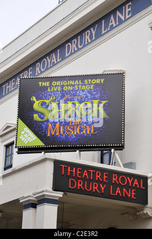 Shrek The Musical Theatre Royal Drury Lane London Cartoon Charakter Musiktheater live auf der Bühne Anpassung Kinder Familie Stockfoto