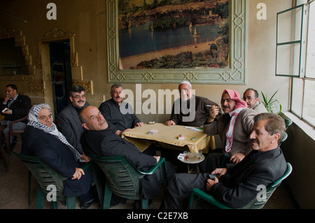 Damaskus Syrien Kaffee Tee Haus Karte Spiel alte Männer Stockfoto