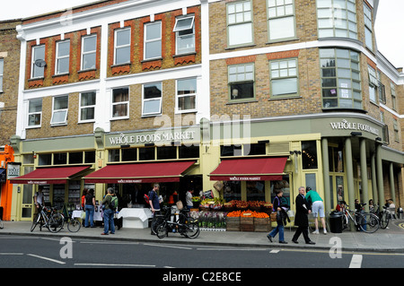 Gesamten Foods Market Shop in Stoke Newington Kirche Straße Hackney London England UK Stockfoto