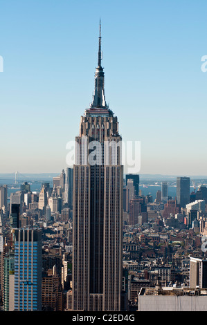 Empire State Building gesehen vom Rockefeller Center Aussichtsplattform, Manhattan, New York City, USA Stockfoto