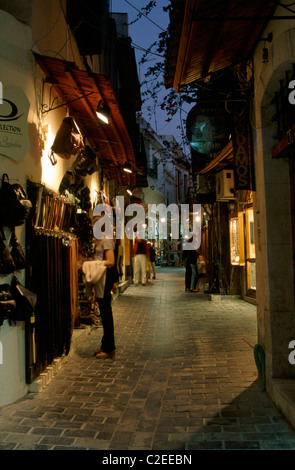 Rethymno ist die Hauptstadt der Präfektur Rethymno auf der Insel Kreta. Heute unterhält die Stadt immer noch seinen alten aristokratischen Stockfoto