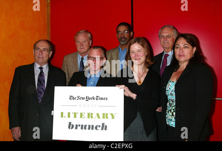 Tom Perrotta, Chris Matthews, Robert Lipsyte, Stephen L. Carter, Ann Patchett, Alan Alda und Amy Bloom in der New York Stockfoto